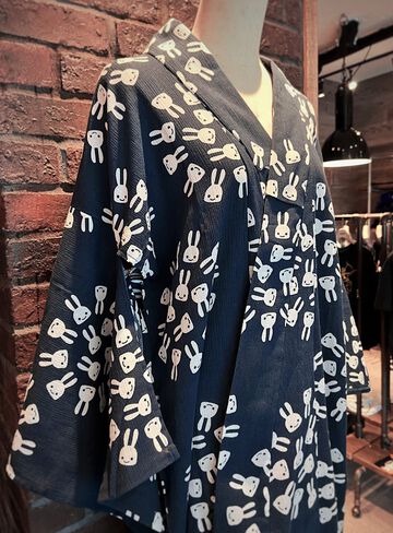 yukata (light cotton kimono worn in the summer or used as a bathrobe),, small image number 8